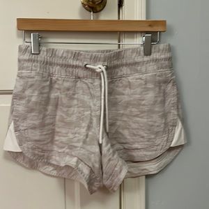 Athleta Linen Shorts Size 6